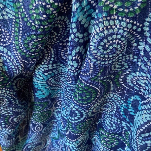 ๐ Beautiful paisley print scarf - Picture 2 of 4